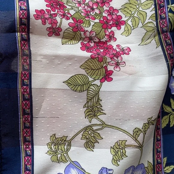 Navy Blue~White Floral 29” x 30” Scarf Italy - Picture 7 of 10